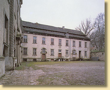 Das Gstehaus des Klosters Dalheim, vom Partal zur Gesindekche aus