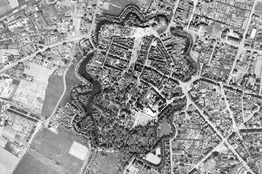 Moers, Stadt und Befestigung, Luftbild vom 19.4.1952
