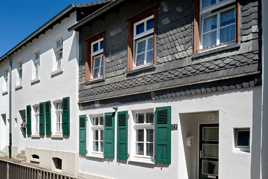 Straßenseite der Harzer Häuser