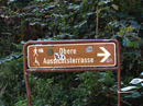 Porta Westfalica: Hinweisschild auf die "Obere Aussichtsterrasse" des Kaiser-Wilhelm-Denkmals / Marcus Weidner