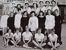 zur 50-Jahrfeier der Damenabteilung der SV Heepen führten die Jugendlichen  und Hausfrauen Tänze vor, 1964 / Privatsammlung Zarnbach