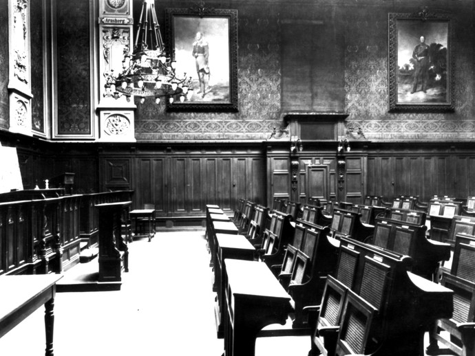 Historischer Sitzungssaal des Provinziallandtages (vergrößerte Bildansicht wird geöffnet)